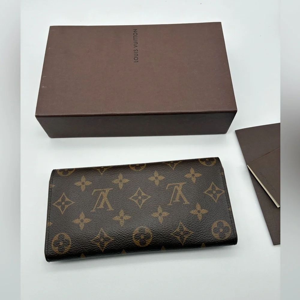 Louis Vuitton monogram Emilie Wallet with box